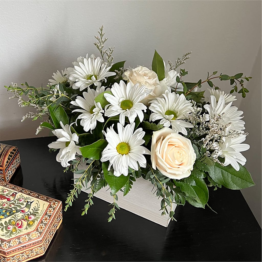 Fresh Linen Box Bouquet – Gainesville Floral Exchange, Gainesville FL