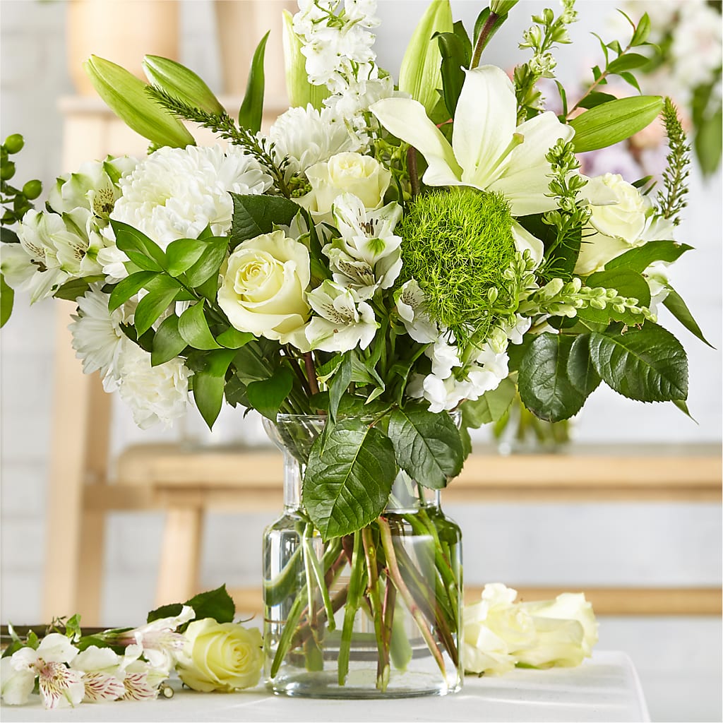 Classic Ivory – A Florist Original – Gainesville Floral Exchange, Gainesville FL