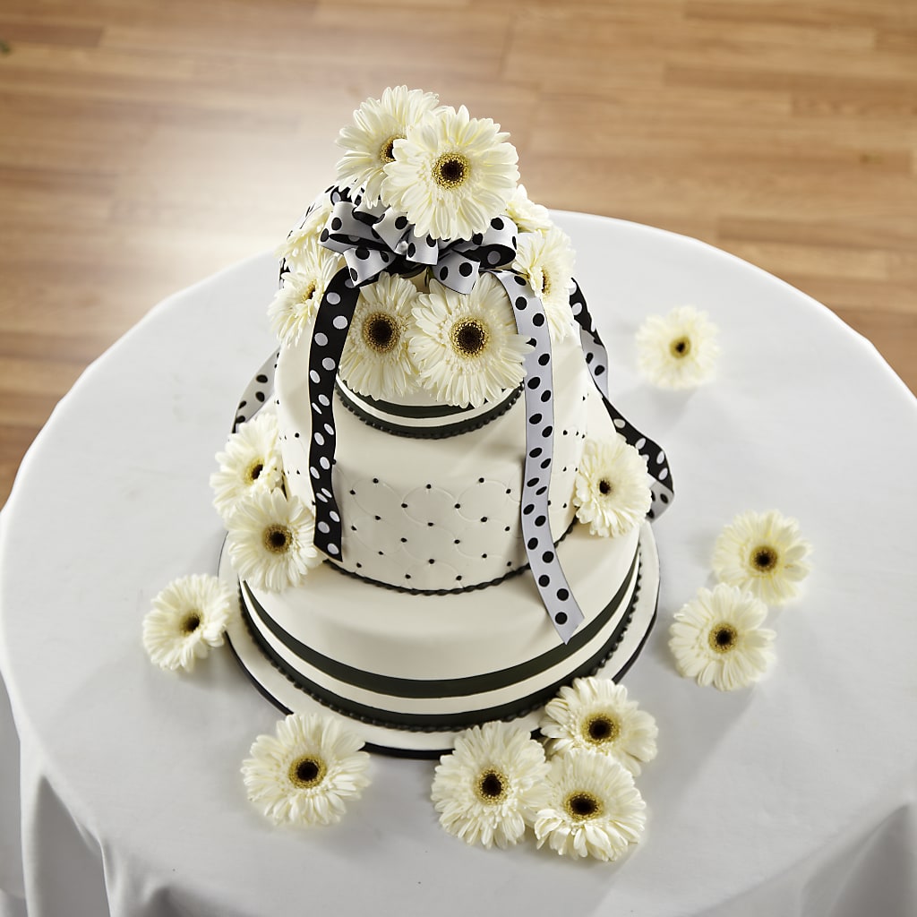 Simple Sophistication Cake Décor – Gainesville Floral Exchange, Gainesville FL